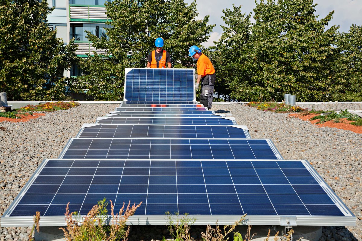 PeterRoettgen's tweet image. Energiebezogene Lösungen sind selten schwarzweiß. In ihrem neuen #ForTheDoersBlog-Beitrag betrachtet @KatiSuurmunne die Kohlediskussion aus kommunikativer Sicht: fortum.com/about-us/blog-…