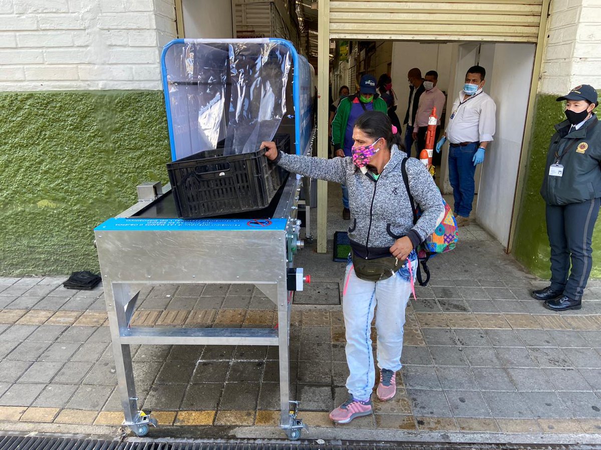 AlcRionegro's tweet image. 👆🏻Gracias a la donación de algunos emprendedores, se instaló una banda de desinfección de productos en la Plaza de Mercado. Seguiremos tomando medidas preventivas por la salud de todos los ciudadanos. 🙏🏼Te estamos protegiendo. ¿Y tú? ❓#JuntosAvanzamosMás | #Ecommunication