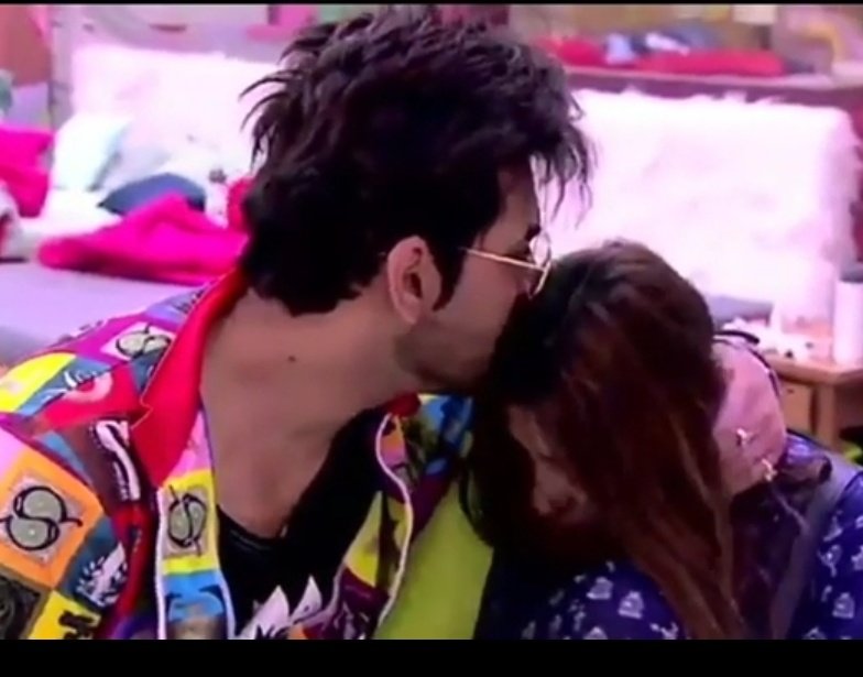  #Robsten  #PahiraForehead kisses  #ParasChabbra  #ParasChhabra  #TheRaddking