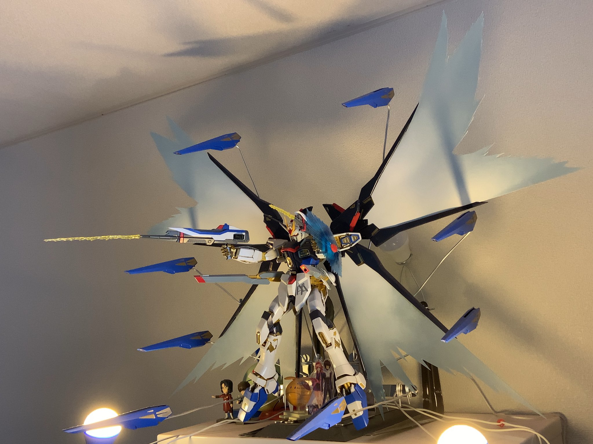 Juste 数年前に作って今でも現役で羽ばたいているpgのストフリです 光の翼は自作です おうち時間 ガンダム ガンプラ ストフリ ストライクフリーダム ストライク フリーダム プラモデル Gundam Pg 光の翼 T Co Odjbgyo4t0 Twitter