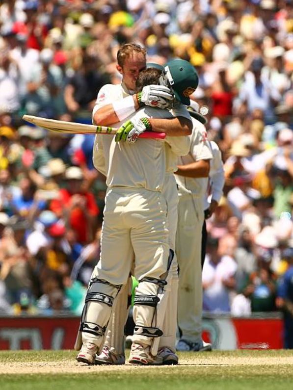  #RandomCricketPhotosThatMakeMeHappyFrom the outside, Australian cricket is all shades of macho. From inside, it's an eclectic mix of a lot of things that belie that macho outer appearance. Here's a special photo of Matthew Hayden celebrating the 5-0 decimation of England