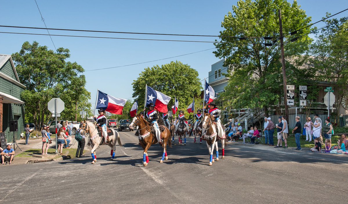 visitbrenham's tweet image. Every year the oldest operating cotton gin in the US  is celebrated at the Burton Cotton Gin Festival. It&apos;s a day filled with fun for the whole family! June 13, 2020. Free admission. #burtontx #visitbrenham #brenhamtx #burtoncottonginfestival
