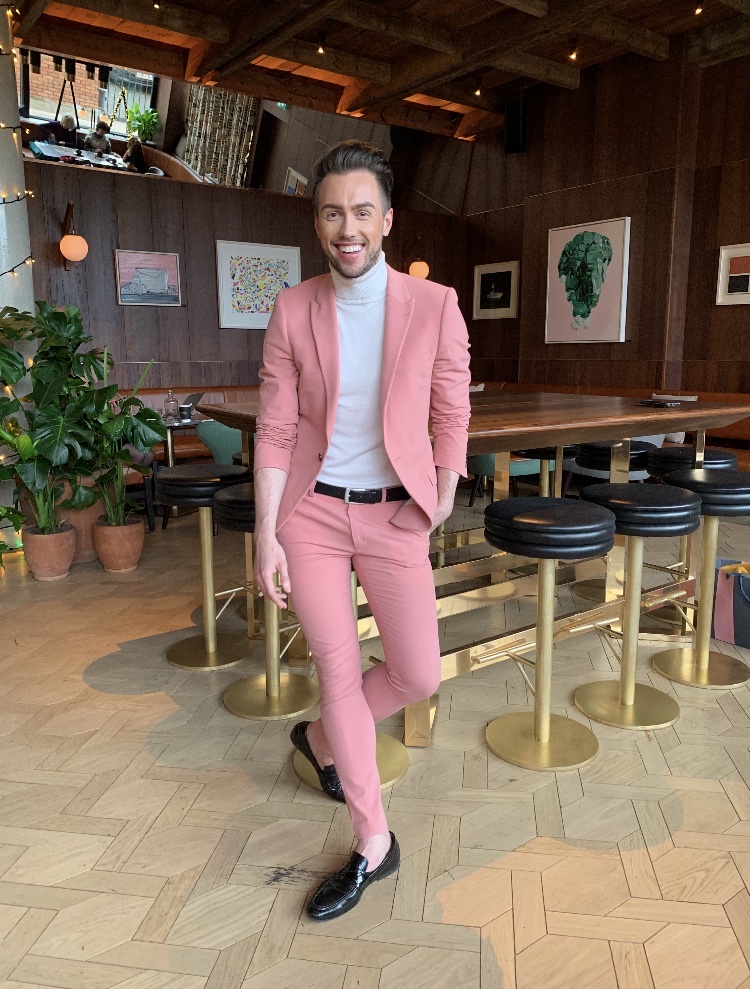 SPIN South West (@spinsouthwest) on Twitter photo Coming Up on #SpinNow with <a href="/LaoisDeCantalun/">Louise Cantillon</a>
🌟 Insta-Star and Beauty Expert <a href="/m_rbeauty/">Mark Rogers Beauty</a> chats <a href="/lgfbireland/">LookGoodFeelBetter</a> and his online make-up tutorials for cancer patients💄 Coming Up on #SpinNow with <a href="/LaoisDeCantalun/">Louise Cantillon</a>
🌟 Insta-Star and Beauty Expert <a href="/m_rbeauty/">Mark Rogers Beauty</a> chats <a href="/lgfbireland/">LookGoodFeelBetter</a> and his online make-up tutorials for cancer patients💄