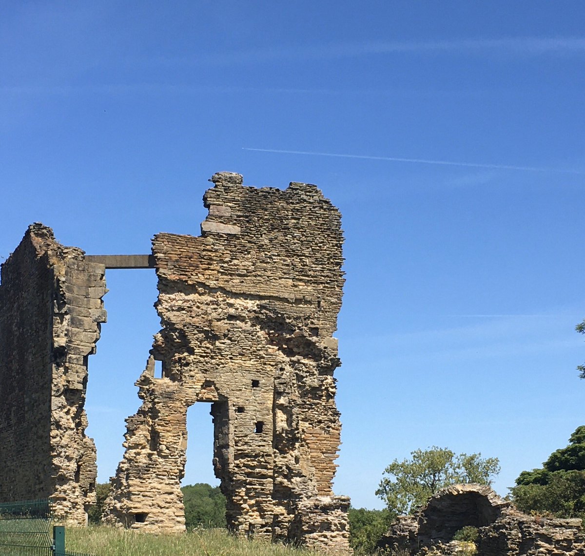 Diane90310238's tweet photo. Great walk in search of some local history 
#codnorcastle #heritagetrust #keepingitlocal #Derbyshire https://t.co/G0jsfrxOPE