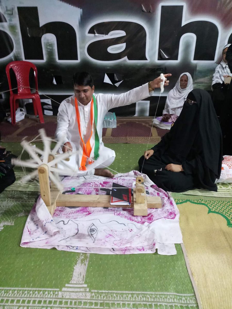 the_VinayDubey's tweet image. ना मैं आपसे डरता हूं... मोदी जी
ना आपके किसी मुख्यमंत्री जी से डरता हूं...
ना मै आपके सोशल मिडिया के भाडे के आईटी सेल वाले सेना से डरता हुं...
ना मैं मुकदमों से डरता हूं...  #विनय_दुबे

#VinayDubeyMumbai