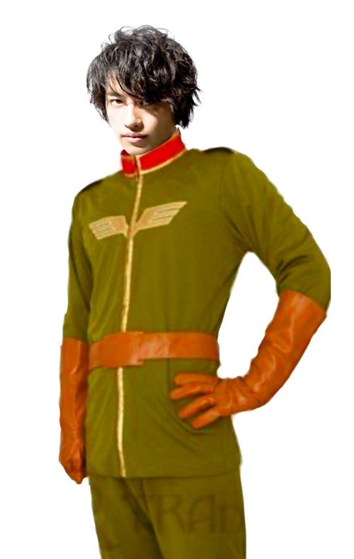 【キャスト紹介】
斎藤工/タクミ・サイトウ
ジオン軍アイアース隊隊長。肩書きは中尉。サイドセブンでの不審な動きを察知しスパイとして潜入。