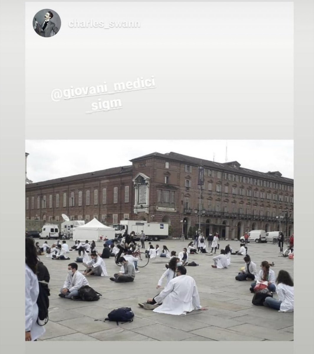 ❌29😷

Giovani camici bianchi davanti a <a href="/RegLombardia/">Regione Lombardia</a> e <a href="/Reg_Campania/">Regione Campania</a> per chiedere maggiore attenzione per il #SSN e per i suoi medici. Non siamo tappabuchi, servono più contratti, serve una formazione specialistica in #MedicinaGenerale. Ora‼️

#UnitiPerIlSsn #29Maggio