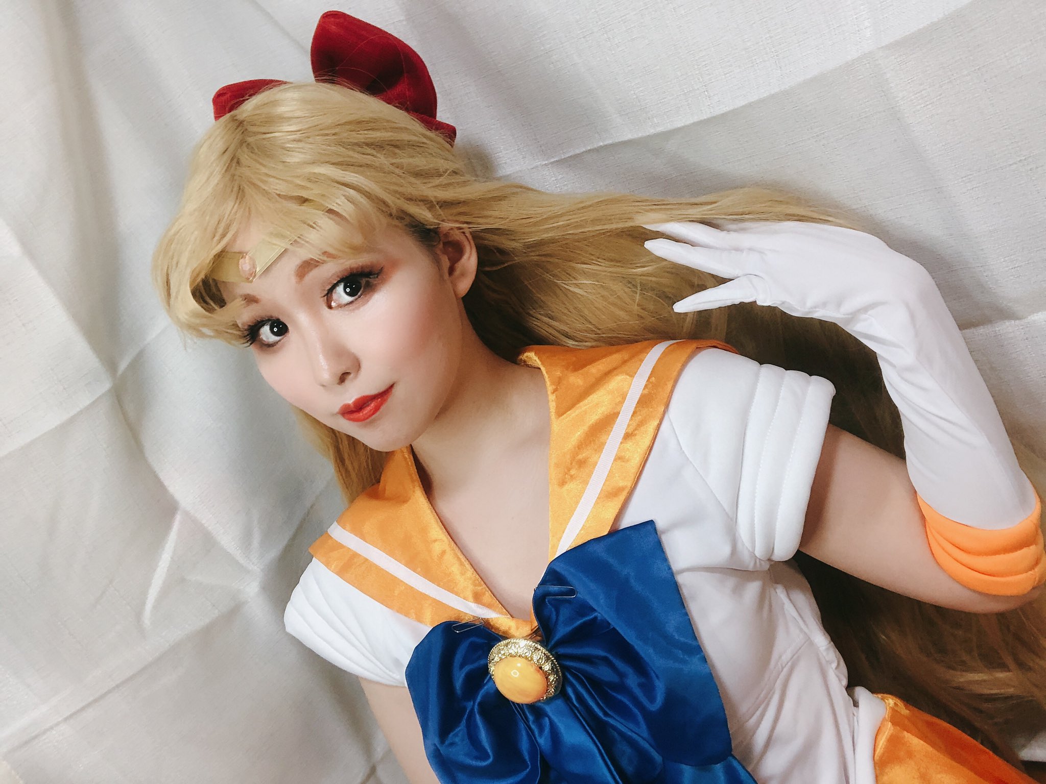 セーラームーン　大人用コスプレ　セーラーヴィーナス　ウィッグ　かつら　変装 Amazon.co.jp: 美少女戦士セーラームーン 愛野 美奈子 ウィッグ