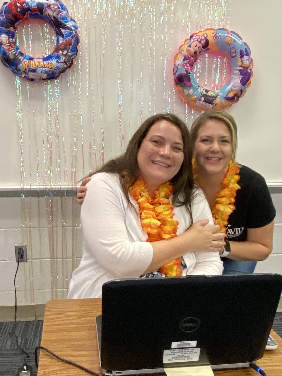 It’s AWARDS DAY!!!  End of #remoteHC!  ⁦<a href="/OnslowSchools/">Onslow County Schools</a>⁩