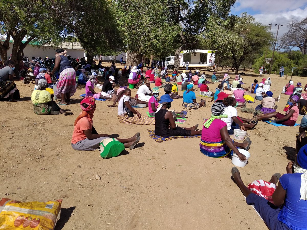 promobileafrica's tweet photo. #Covid19Zim awareness campaign spreading the message on #PhysicalDistancing #SocialDistancing #handwashing #MaskUp during the @GoalZimbabwe feeding program in Maunganidze #Chipinge
In partnership with @ZIRP_Zimbabwe @GroupEcobank @MoHCCZim @UNICEFZIMBABWE #ZeroToleranceToHunger https://t.co/G9aN1UYoUm