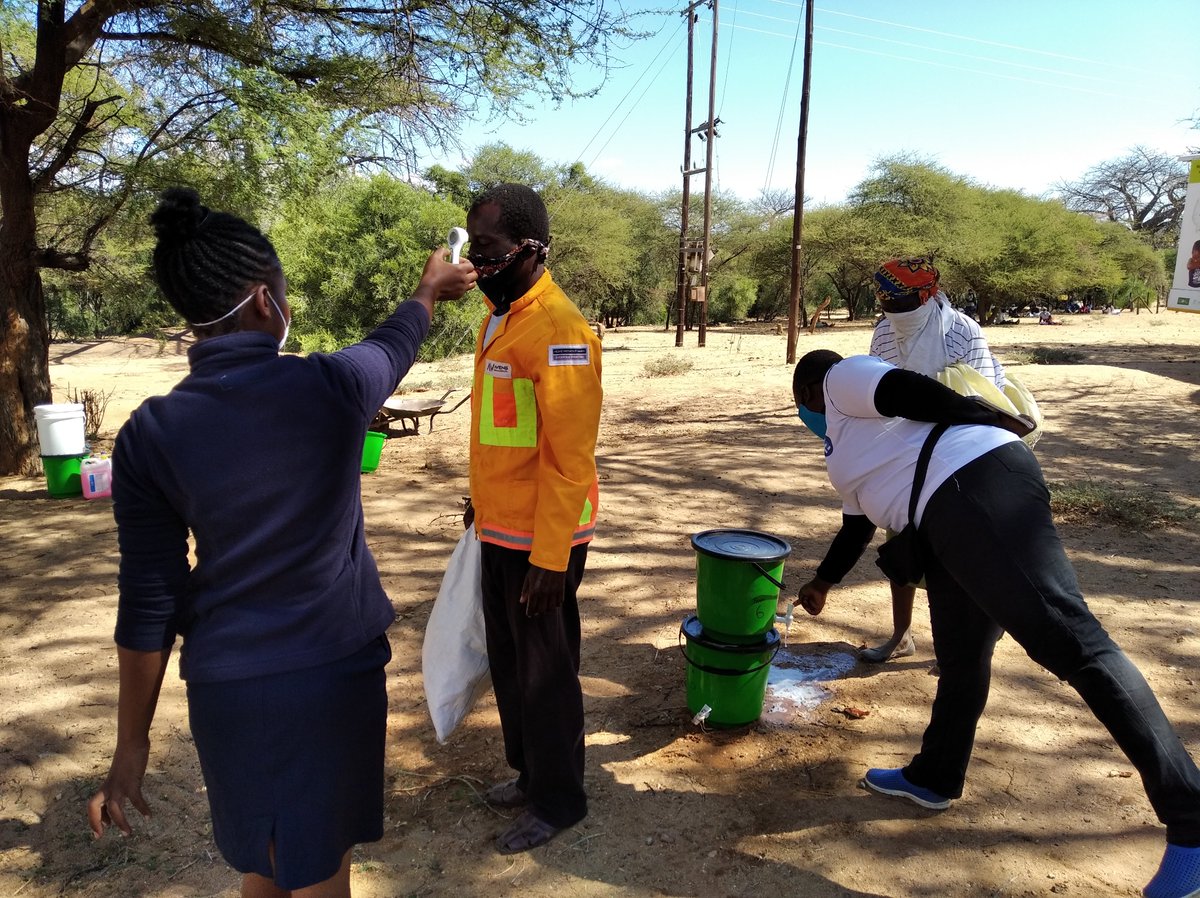 promobileafrica's tweet photo. #Covid19Zim awareness campaign spreading the message on #PhysicalDistancing #SocialDistancing #handwashing #MaskUp during the @GoalZimbabwe feeding program in Maunganidze #Chipinge
In partnership with @ZIRP_Zimbabwe @GroupEcobank @MoHCCZim @UNICEFZIMBABWE #ZeroToleranceToHunger https://t.co/G9aN1UYoUm