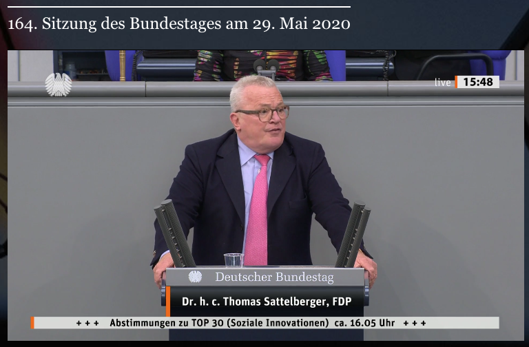 foldenburg's tweet photo. Was für ein Tag! Endlich #socent angekommen @spdbt @cducsubt @Gruenebundestag @fdpbt angekommen! Danke an so viele. #socentjetzt @SEND_ev @teraspri @AshokaDE @fase_de @seakademie @th_sattelberger https://t.co/LsYdRTrCgA https://t.co/6xOqQkrlbH