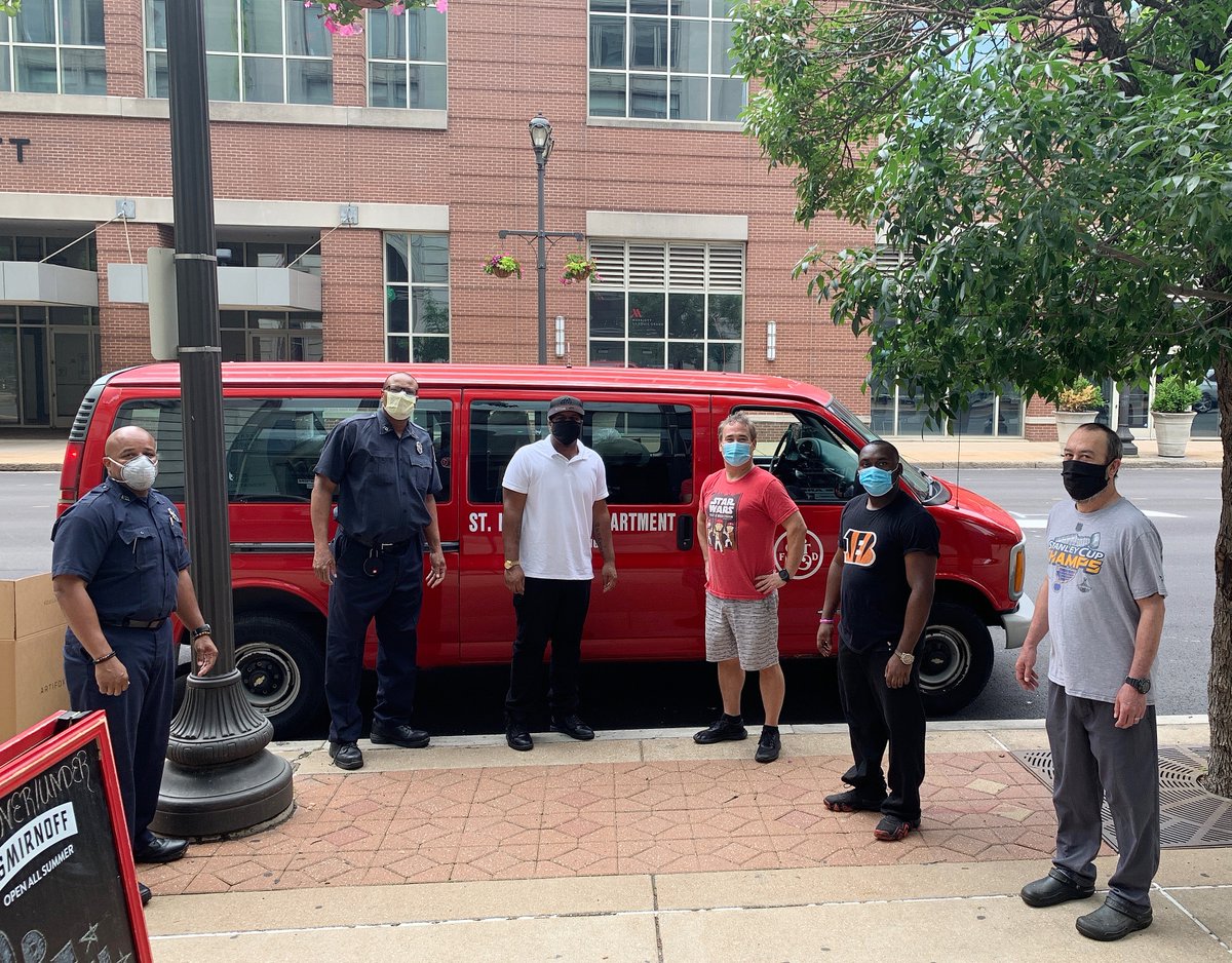 TheOverUnderSTL's tweet photo. We are honored to have been able to feed 230 of our brave men and women in the St. Louis Fire Department. Thank you Nestle Purina St Louis and thank you STLFD for all you do! Stay safe out there St. Louis. #STLproud #STLstrong #STLFD #downtownstl https://t.co/ogQgPr1On3