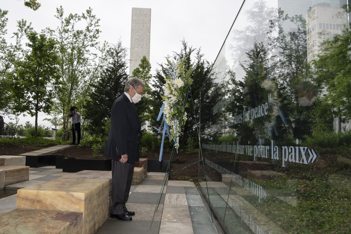 antonioguterres's tweet photo. More than 3,900 women and men have lost their lives serving with @UNPeacekeeping since 1948.

On UN Peacekeepers Day, and every day, we honour their service, sacrifice and selflessness.

#PKDay https://t.co/o7zIQhuA21