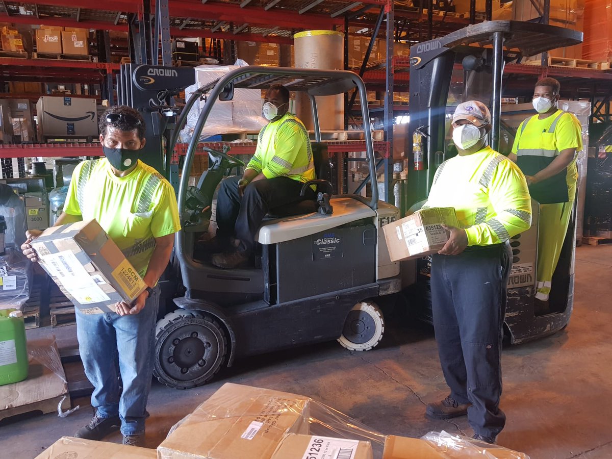 caymangovt's tweet image. It&apos;s #FrontlineFriday! Today we send a huge thanks to those who are handling the packages, mail, and getting supplies delivered across the Cayman Islands. 🙏 In no small way, you are the people who keep us going day after day. #CaymanIslands