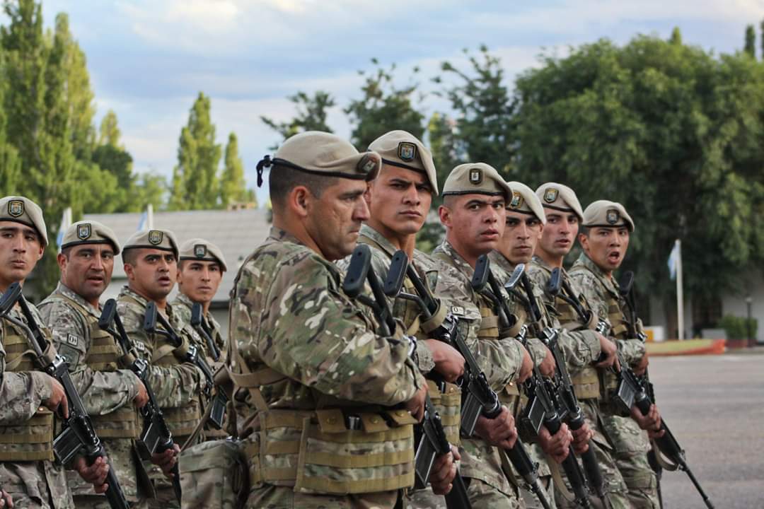 MARIOLARANQN's tweet image. El Día del Ejército Argentino es celebrado todos los años el 29 de mayo. En este día saludamos a todos los integrantes del Ejército  y agradecemos por su gran trabajo! 
 #FelizDiaDelEjercitoArg #EjercitoArg  🇦🇷
@Ejercito_Arg
