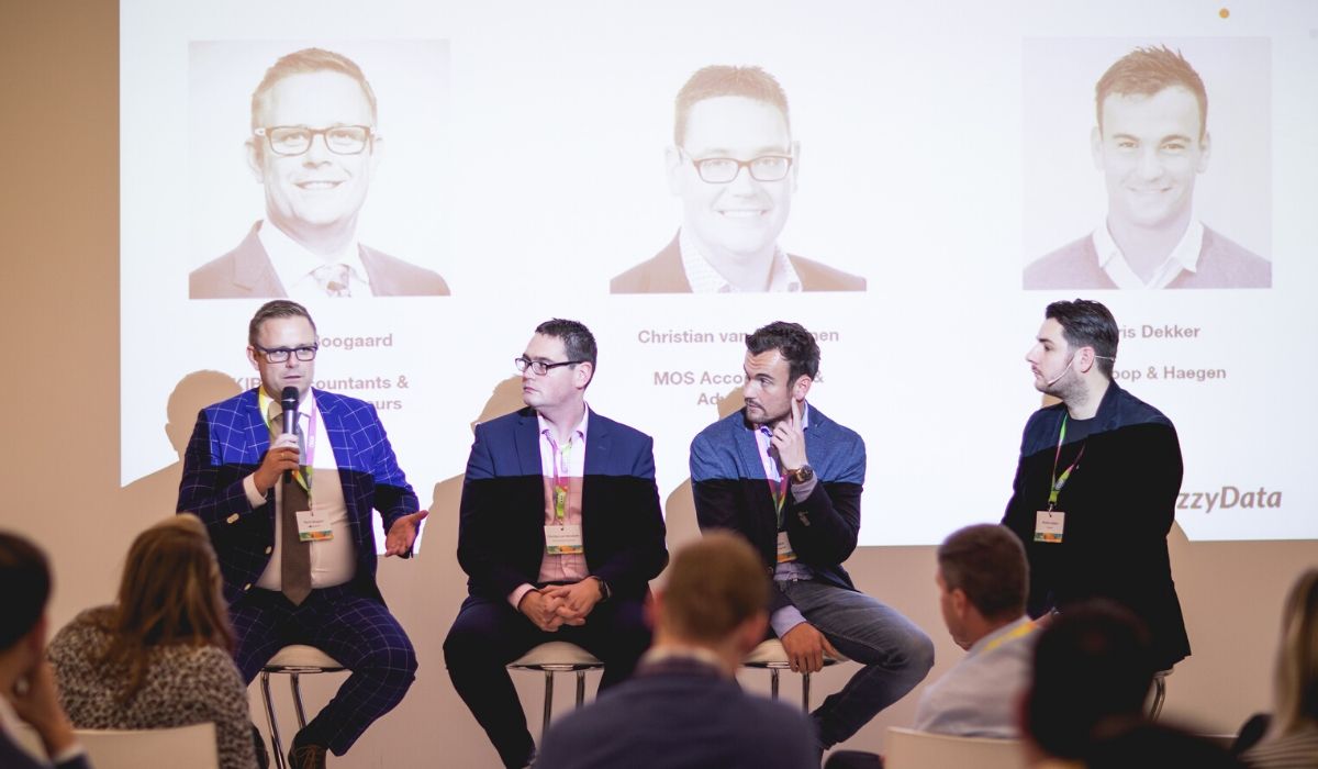 DizzyData tweet media