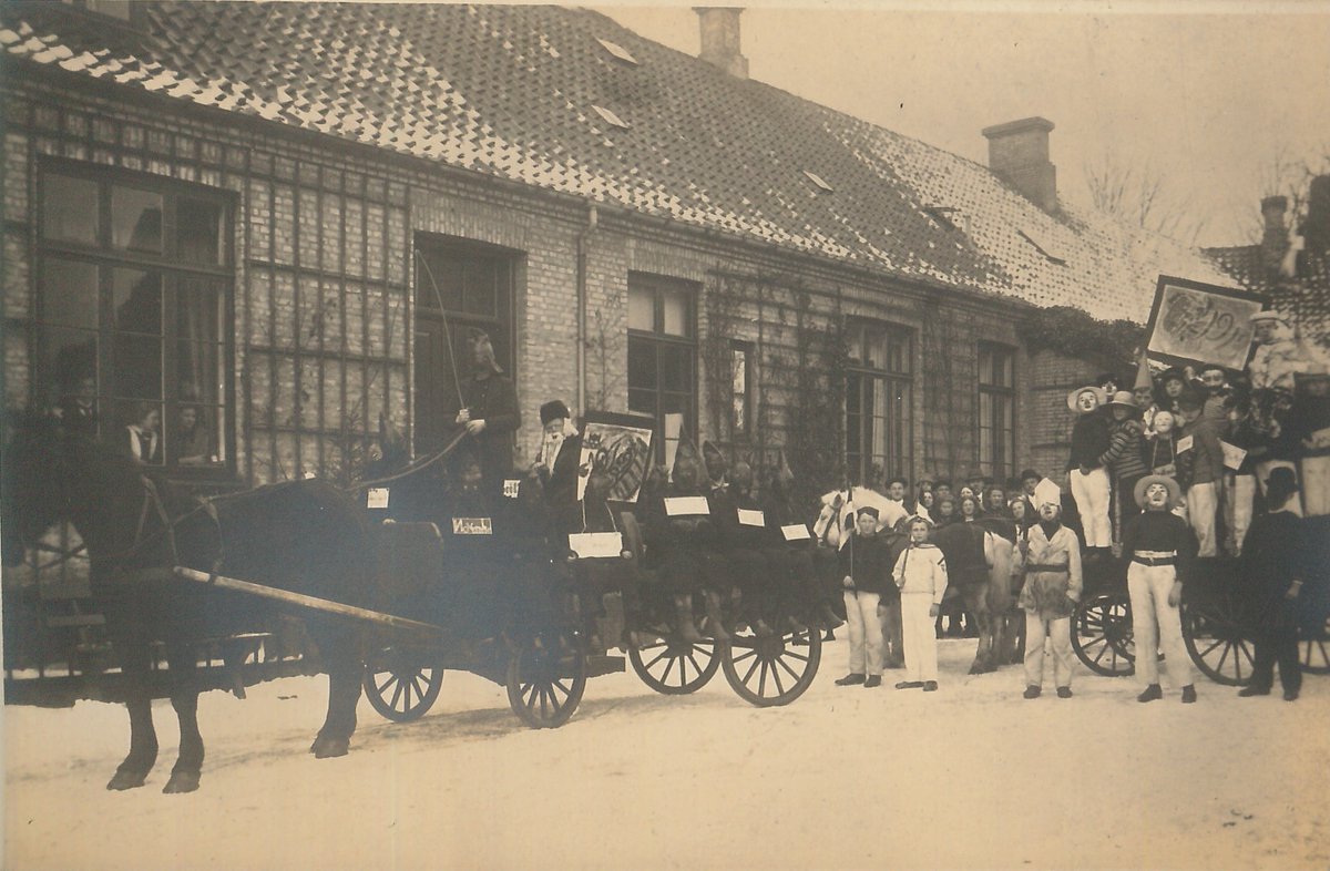 One of those curious Lent related traditions from #Denmark - #Deaf pupils in Copenhagen I'd guess 1920s <a href="/denmarkinuk/">Denmark in UK</a>