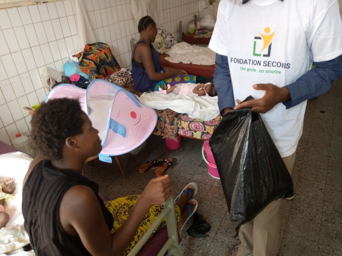 fondasecours's tweet photo. Notre visite à l'hôpital Roi Baudoin à Masina!  @NgobilaM https://t.co/IcaDOJtKmJ