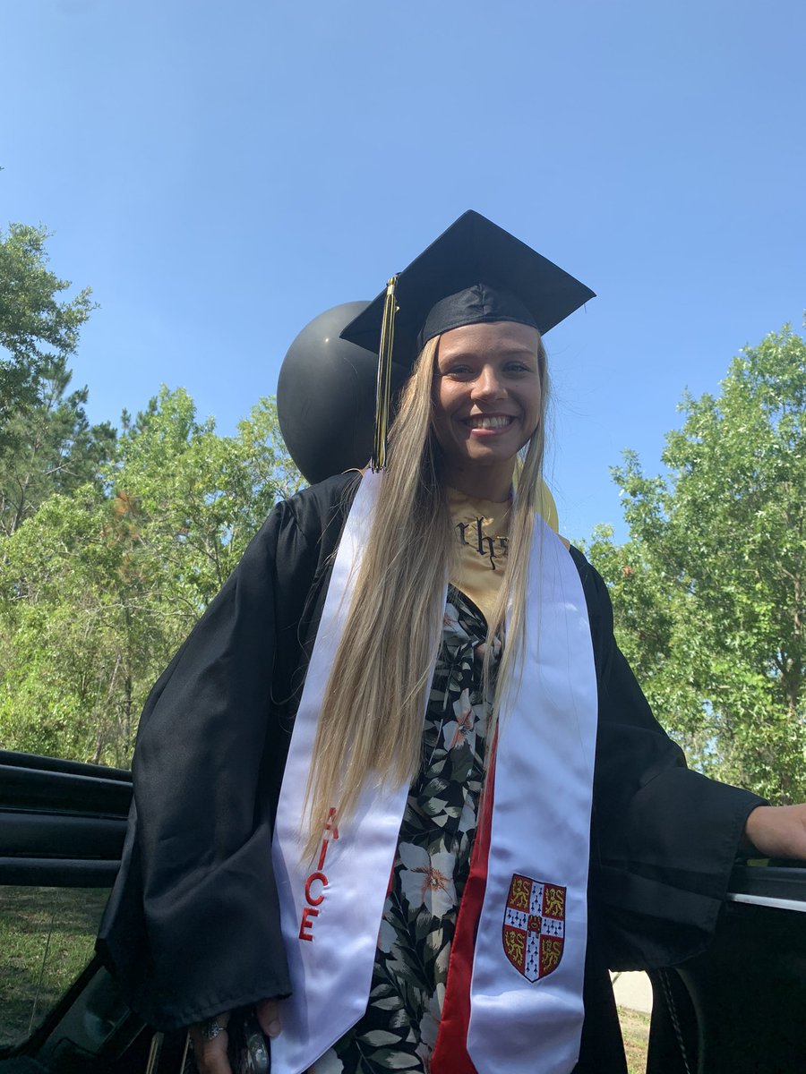 cynmasters's tweet photo. God blessed us with a beautiful day for a parade. Congratulations to my grad and to all grads. #uknighted #ohs https://t.co/1RejZ3TVv4
