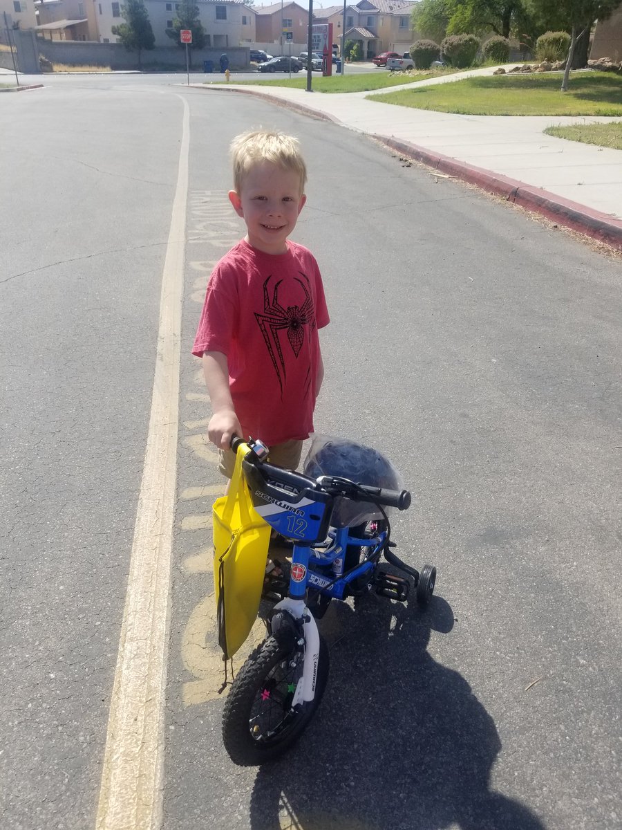 JLDavis312's tweet photo. It was so great to see some of our Pre-k students yesterday &amp; give them bikes. They were all so excited about their new bikes. Thanks Breakaway Cycling for this donation, you made a lot of kiddos happy #Rundlerising #changingtheworld #onesmallact #levelup ❤ https://t.co/BOONZIEDqK