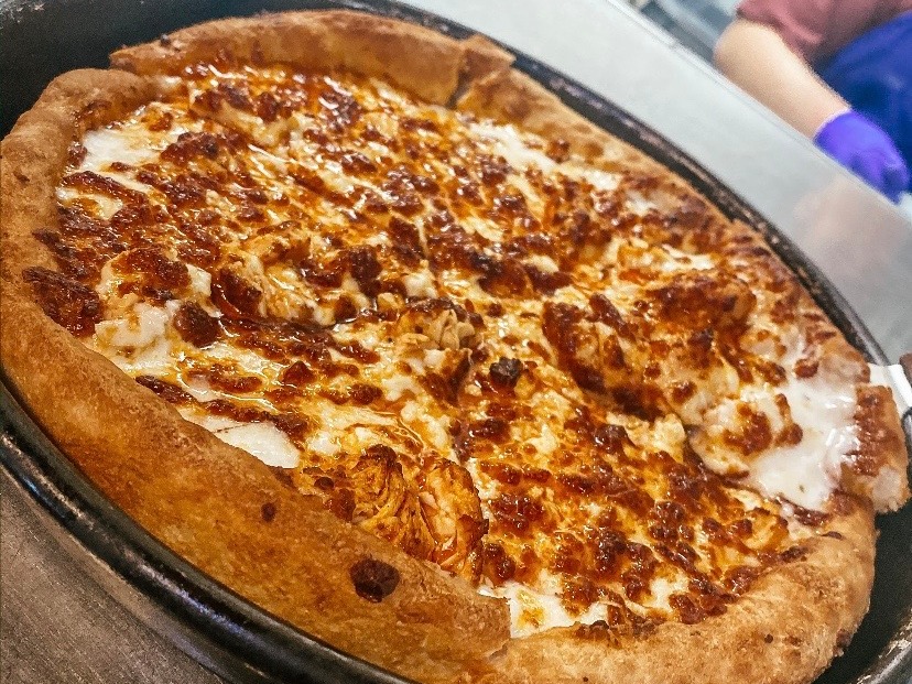 🍕🍕#FreePizzaFriday is here! Hit that RT button for your chance to win a free large one topping from Mister B's! Must follow to win. 🍕🍕