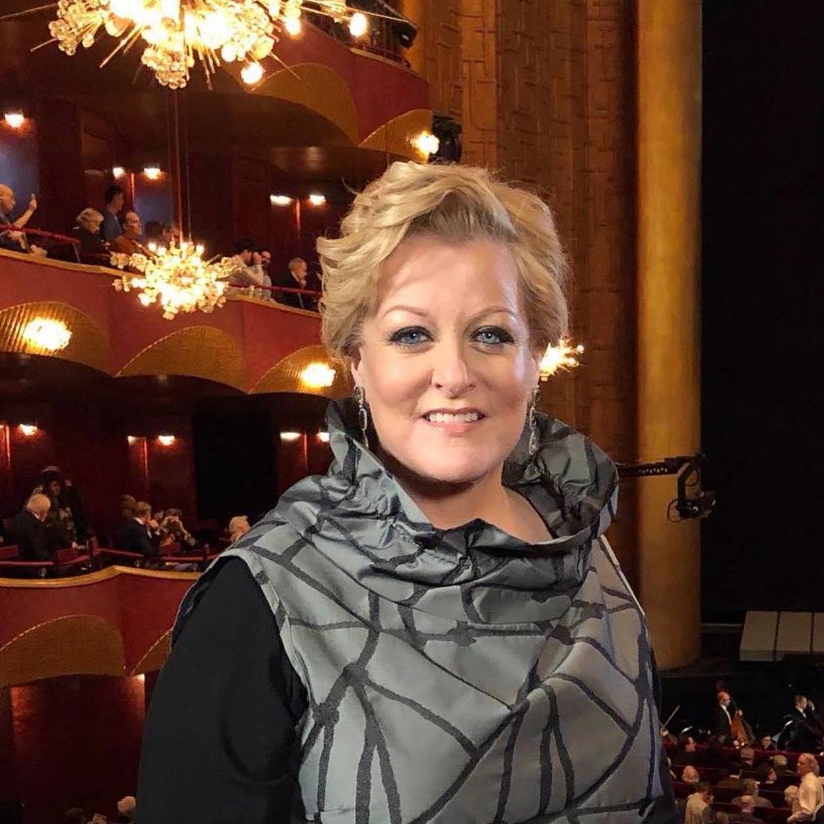 Deborah Voigt will be hosting the upcoming broadcast of "Great Performances at the Met: Agrippina" - premiering Sunday, June 7 at 12 p.m. on PBS(check local listings). 
bit.ly/METagrippina