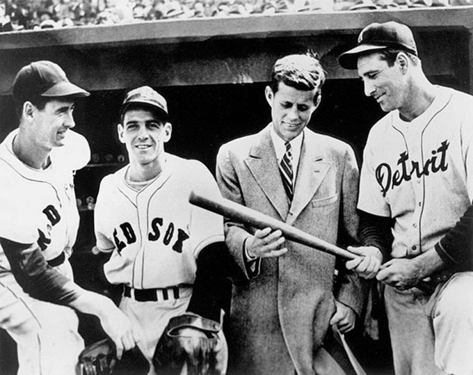 In 1950, Joseph P. Kennedy Sr. considered buying controlling stock interest in the  @Dodgers and giving the team to JFK:  https://walteromalley.com/en/biography/reference/The-Memorable-First-Season. Photo via JFK Library: JFK with Ted Williams, Eddie Pellagrini & Hank Greenberg on opening day  @fenwaypark in 1946.  #JFKGuterman