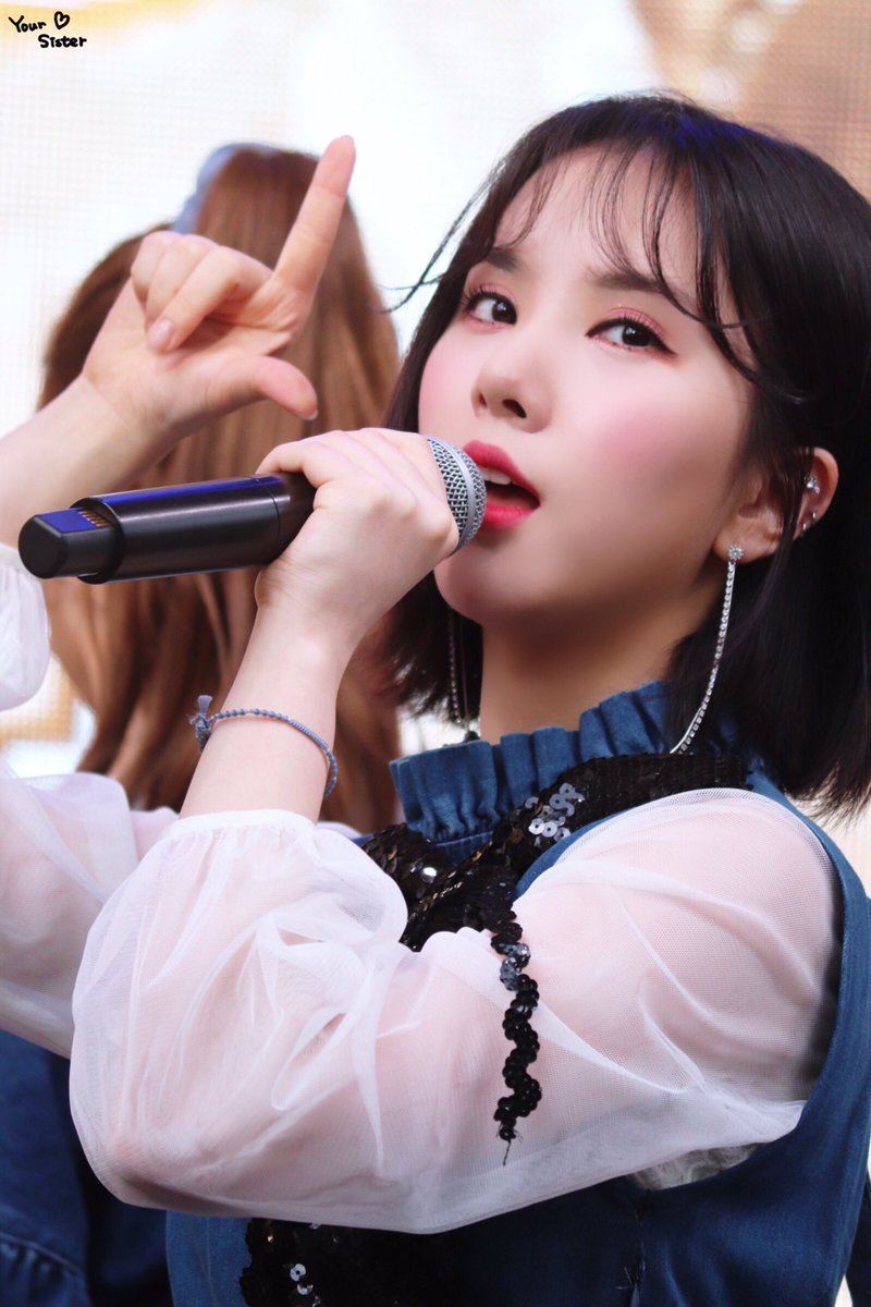 ___YOURSISTER's tweet photo. 은하야 생일축하해♡♡
너가 태어나줘서 고마워.
앞으로도 좋은 노래 많이 들려주세요♡

#HAPPYEUNHADAY #EUNHA #은하 https://t.co/Nn5rnWWCjk