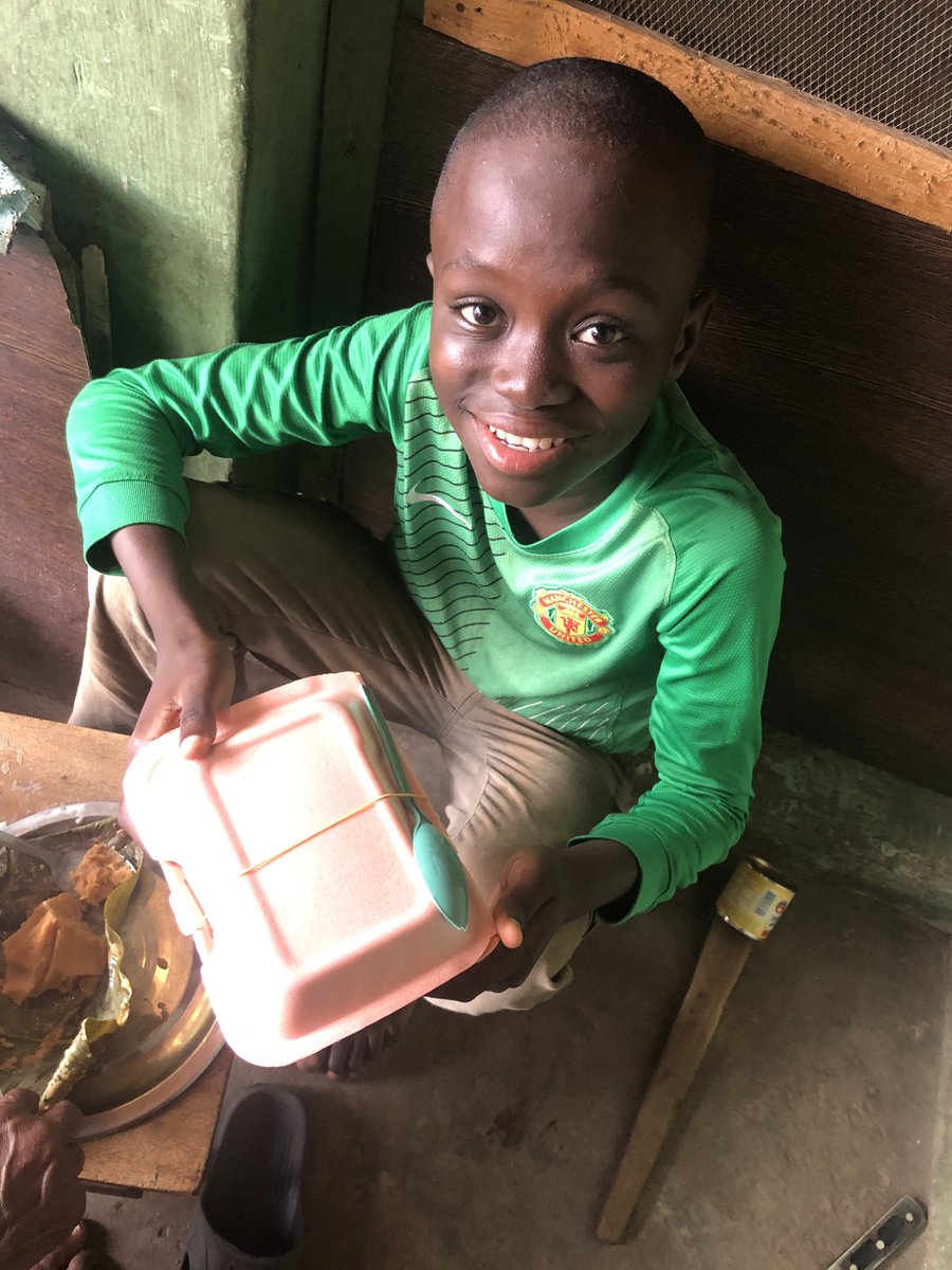 steevaneagain's tweet photo. even if you can’t go out yourself, there’s always people willing to help. thanks to @kingcaasii for helping to buy &amp; distribute food to some kids yesterday 😌 #onenigerianatatime https://t.co/5ggJ0g4umS