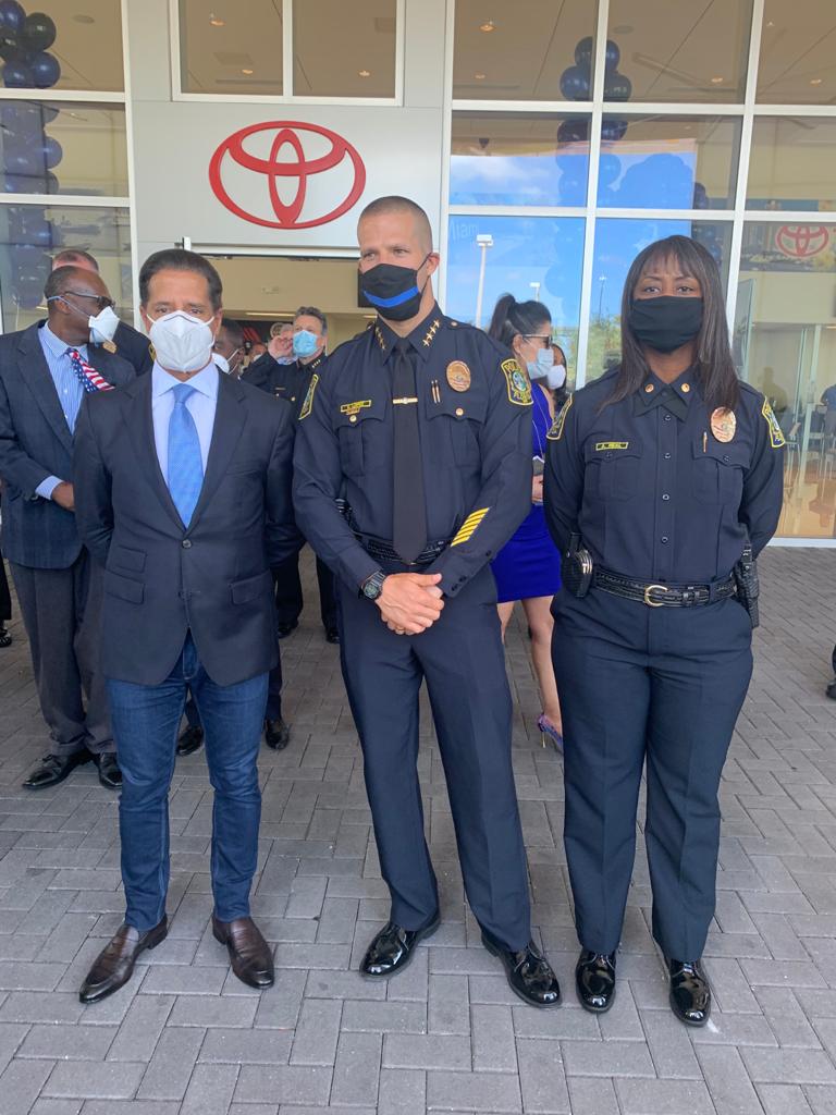 LAUSDSup's tweet photo. Duty above all else. Today, we celebrate Det. Paul Fluty, @MiamiDadeChiefs' 2019 Officer of the Year. We also honor local officers who lost their lives on the job, including @MDSPD Sgt. David L. Thompson. As always, thank you @toyotaofnmiami for your generosity. #SafetyFirstMDCPS https://t.co/BxfPi2epe6