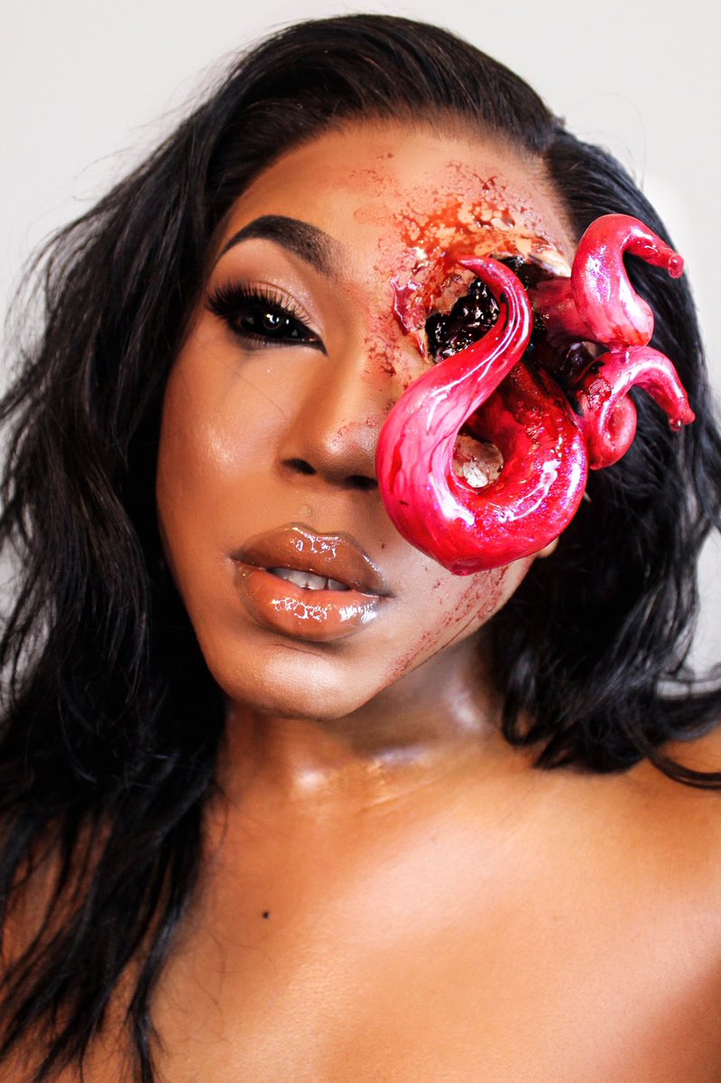 PariahLin's tweet photo. “ Pariahsyte “

Details: 
@JeffreeStar X @shanedawson #ConspiracyPalette 

@JeffreeStar - #JawbreakerPalette 

@JeffreeStar - #BloodSugarPalette 

@CRCmakeup - BenNye Scar Wax

@CRCmakeup - BenNye Stage Blood

@CRCmakeup - BenNye Fresh Blood

@Crayola - Modeling Magic Clay https://t.co/afCkfuPfVi