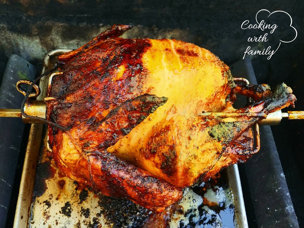 CookingHubOffic's tweet image. Most people would agree with me that most rotisserie chickens are pretty tasty, but in my opinion, you will often find that the quality of chicken meat is not the best.

soo.nr/enIs
.
#rotisserie #kitchenguide #cookingtechniques #cookingtechniques #cookingwithfamily