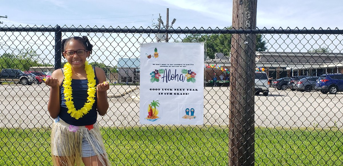 ShundaNicole's tweet photo. Thank you @LawElementary for taking care of my baby girl these past 2 yrs. @MrDerrickEstes I appreciate our very 1st conversation and that warm handshake today. Thank you to that awesome nurturing 4th and 5th grade team who taught Kaci book and life skills ๐๐ #ForeverGrateful https://t.co/4GGYnT44rT