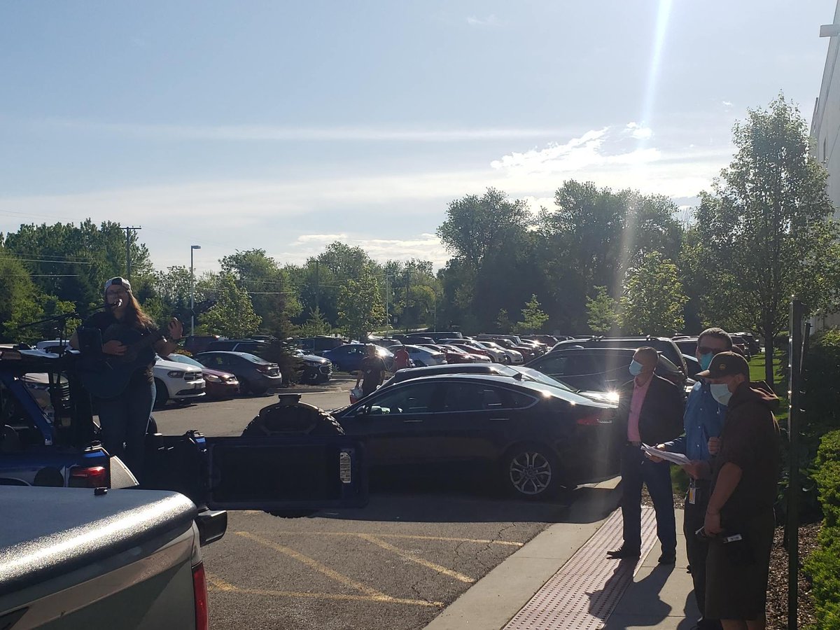 UPSLockport's tweet photo. UPS Lockport was fortunate enough to have @CherylRodey pay us a visit for a live performance. Singing songs &amp; boosting the energy for our team on this beautiful Friday morning! Jeep Jammin'!! Thank you Cheryl! :) https://t.co/6SRMhYgtzK