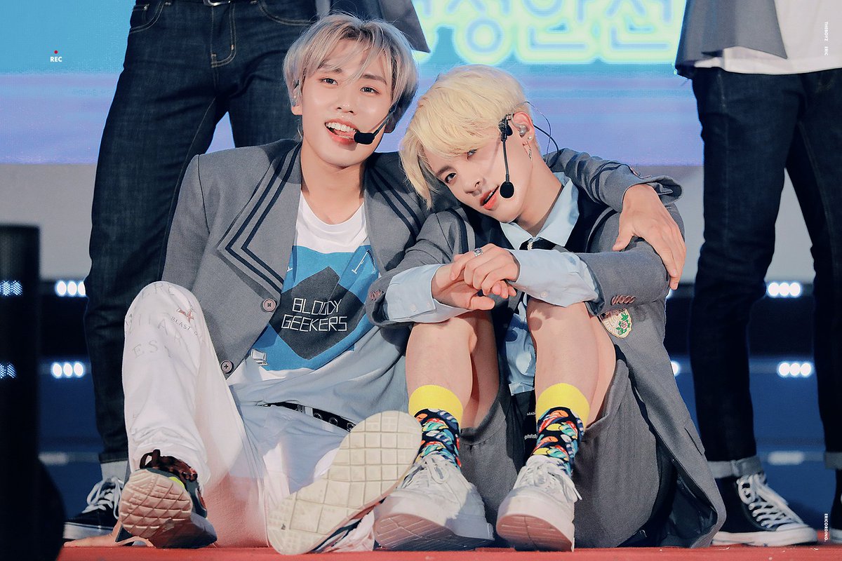 ERICORDING's tweet photo. 제이콥준영 사랑해
#HAPPY_JACOB_DAY
#오월의_천사_제이콥_생일
#THEBOYZ #더보이즈 #ERIC #에릭 #손영재 https://t.co/uCfm4rUo9E