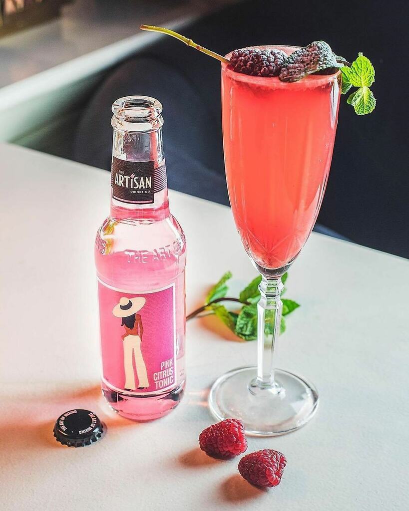 artisandrinksco's tweet photo. Repost @craftginclub Did you know there's so much more you can do with tonic beyond a G&amp;T? This pink delight is a love affair between raspberry and citrus, using the delicious @artisandrinksco Pink Citrus from February's box 💗⁠
⁠
We're now selling the full range of Artisan t… https://t.co/NcZy2gMDb8