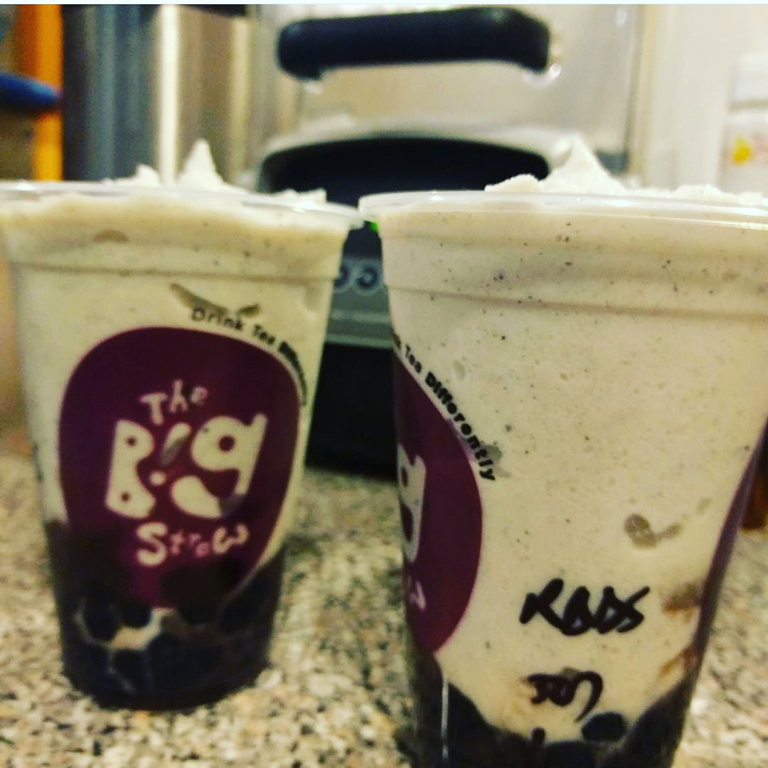 WE ARE OPEN! Smoothies? #bubbletea #downtownjc #summeryet @ubereats @grubhub call 2016760474