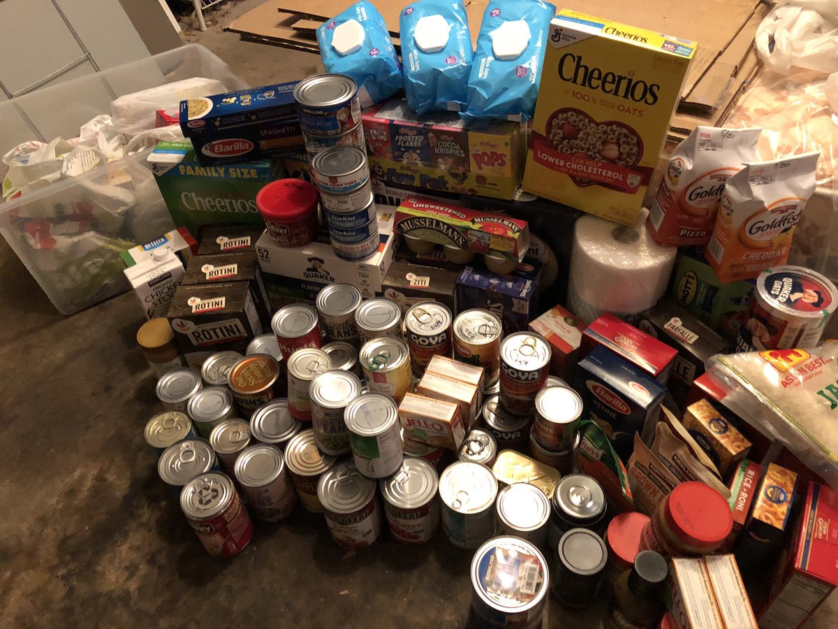 mthebronptsa's tweet photo. Thanks @hcpss_mhhs community for generous support of the PTSA/Viking Backers food drive for HoCo Food Bank! https://t.co/VYfi9ui7N3