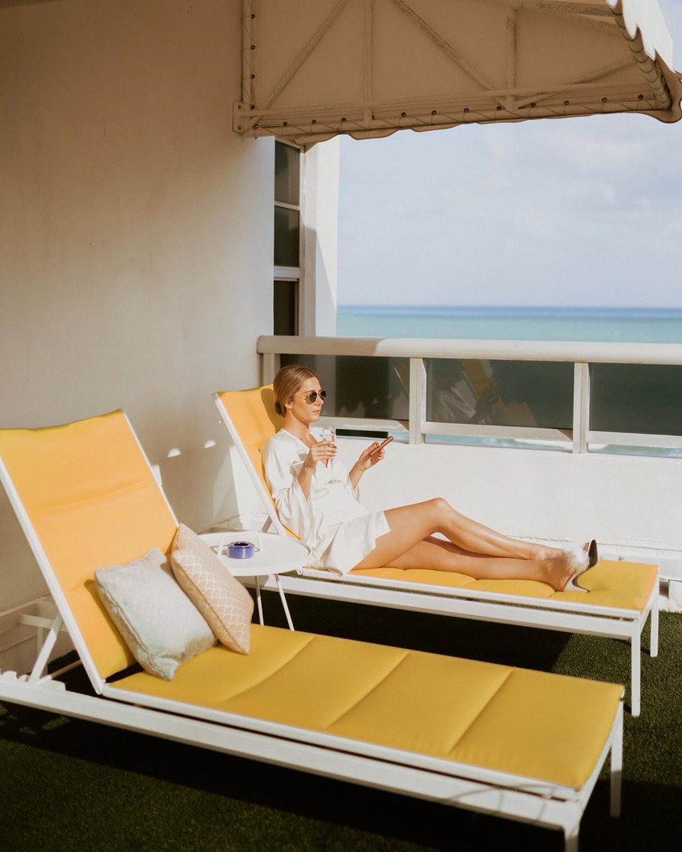 AndazMiami's tweet photo. Best seat in the house. ✨⛱  Cheers to celebrating your next visit to Miami with us 🥂 #TheConfidante #MiamiBeach #UnboundCollection #PenthouseViews | IG 📸: michellegonzalezphoto https://t.co/ghy5LXPXOu