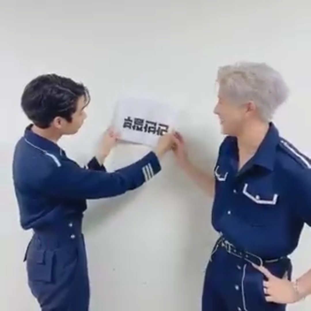 360.아스트로 / 엠제이

롬곡옾높이 폭풍눈물이 되는걸 보자 일단 돌려보는 엠제이