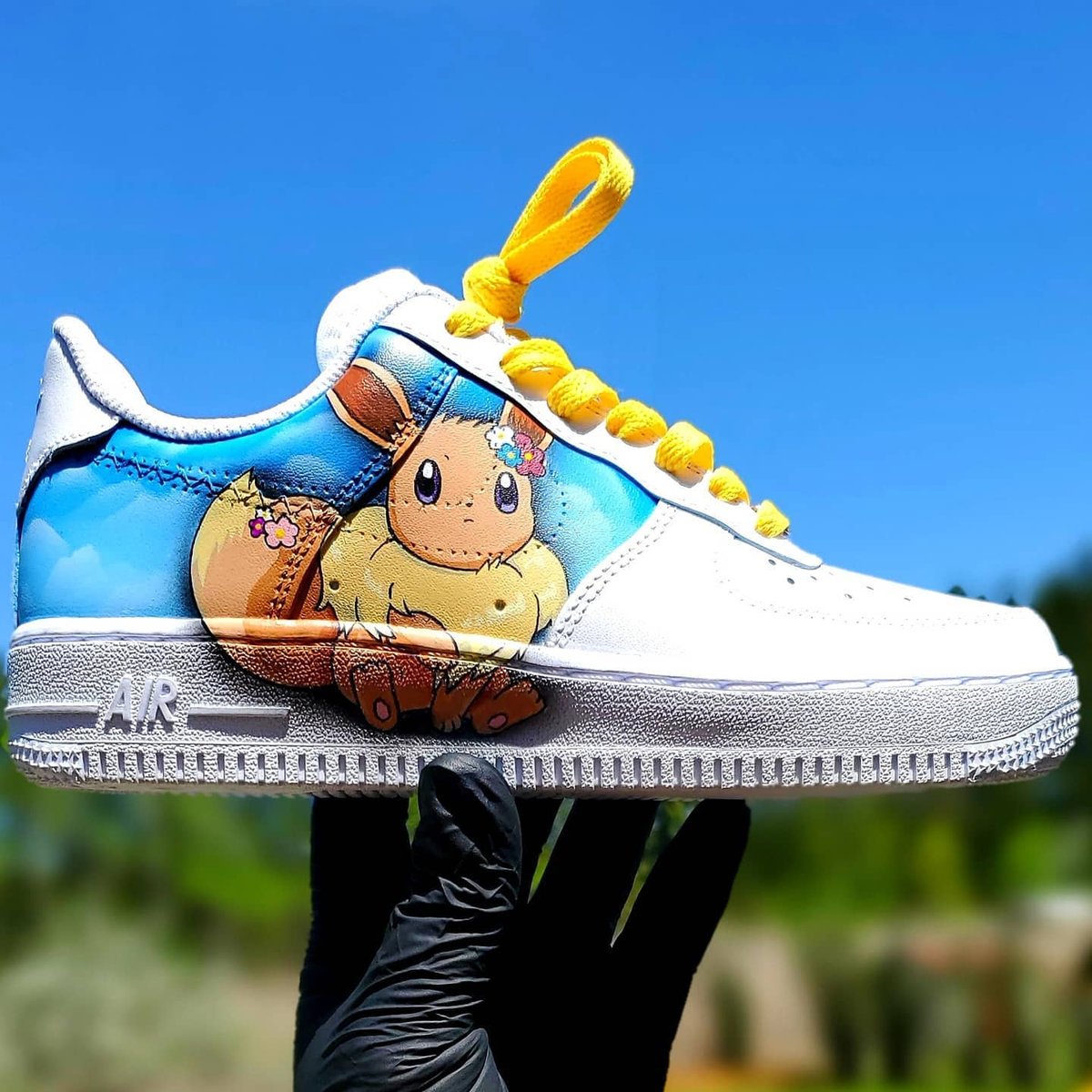 EEVVEE💥 Who's your favorite #Pokemon character❓
Lace swap & Customs by @shdesigns.biz
Laces: Maize Flat laces
Suggested size: 54'

Grab a pair today!
🌎LaceLab.com🌍
⚗#lacelab