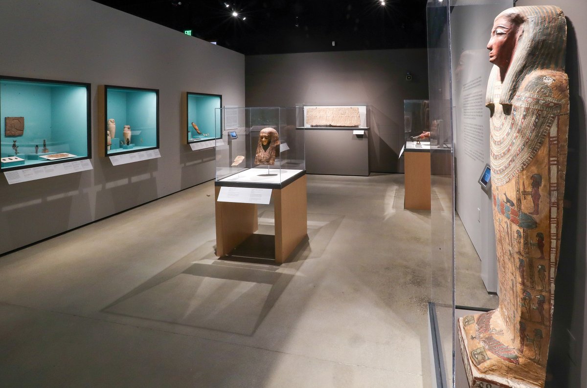 RAFFMAcsusb's tweet photo. Join Egyptologist Bryan Kraemer next week for our "Journey to the Beyond: Ancient Egyptians in the Pursuit of Eternity" Virtual Exhibition Tour!
Event Details:
Monday, June 1 | 2PM
Zoom Link: https://t.co/LOngmh8Fgk
#RAFFMAcsusb #museumfromhome https://t.co/gLeUzgPLoB
