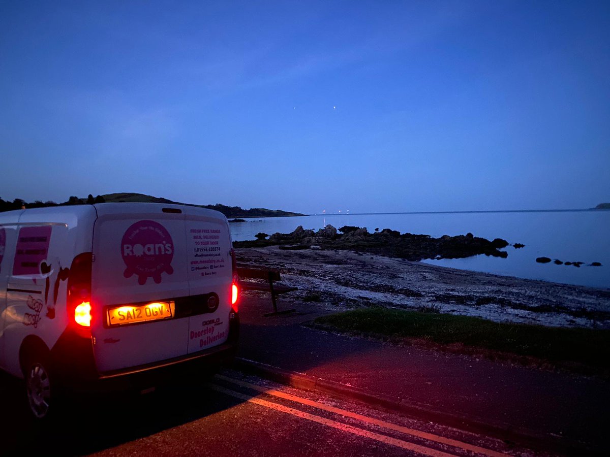 RoansDairy's tweet photo. Fab photo 📸 captured by our delivery driver @mcwilliam_19 out on her deliveries in Kippford early in the morning.

#milkandmore #doorstepmilk #lovedng #localmilk #teamdairy 🥛 https://t.co/G8dmCCrBdF