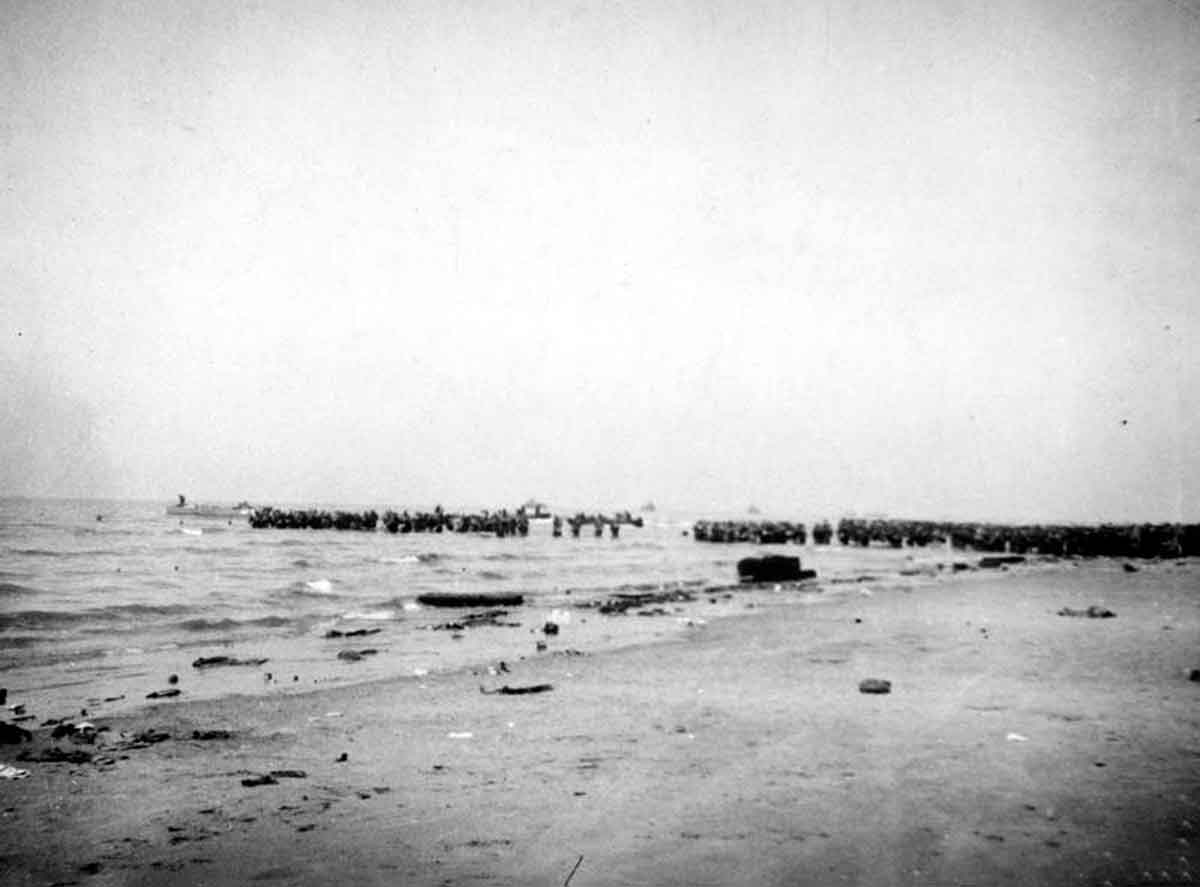 At Dunkirk, 47,310 troops are evacuated but the perimeter comes under pressure at Nieuport from the German 256 Inf Div. Fortunately, 4th Division arrive from Ypres-Comines just in time to repulse the attackers. 256 Inf Div’s artillery engages ships evacuating troops.