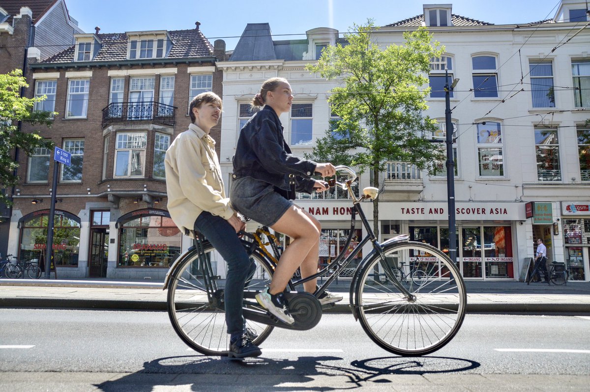 modacitylife's tweet image. Fietsgeluk (“bicycle happiness”) is a concept rising in prominence among Dutch planners and policy makers.

It reflects the growing realization that transport has emotional, sensory and social qualities engineers have ignored for decades.

What does #bicyclehappiness mean to you?