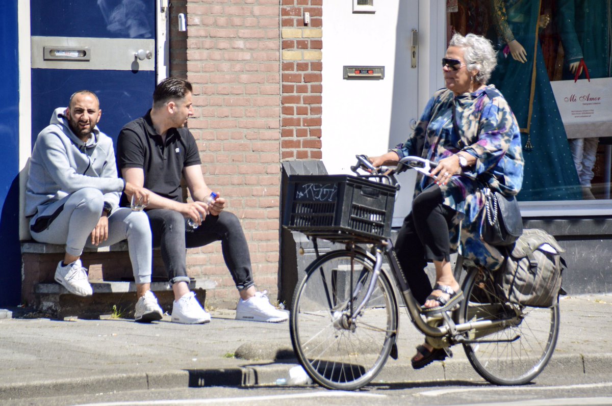 Fietsgeluk (“bicycle happiness”) is a concept rising in prominence among Dutch planners and policy makers.

It reflects the growing realization that transport has emotional, sensory and social qualities engineers have ignored for decades.

What does #bicyclehappiness mean to you?