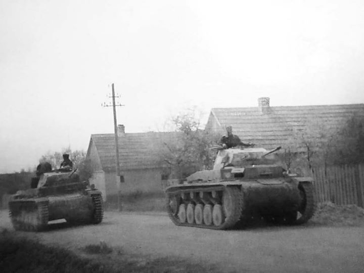 The war diary of Guderian’s XIX Corps comments on the fighting around Wormhout: ‘The Corps commander is of the opinion that further sacrifice should be avoided after the severe casualties suffered’. On 29 May XIV Motorised Corps takes over the battle as the Panzers are withdrawn.
