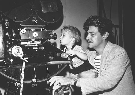 The still photographer on Hail the Conquering Hero, 1944, was Jack Hoffman. This is his only IMDb credit as a set photographer.I love his shot of Preston Sturges with his two-year old son Solomon Sturges IV (who became a TV actor).