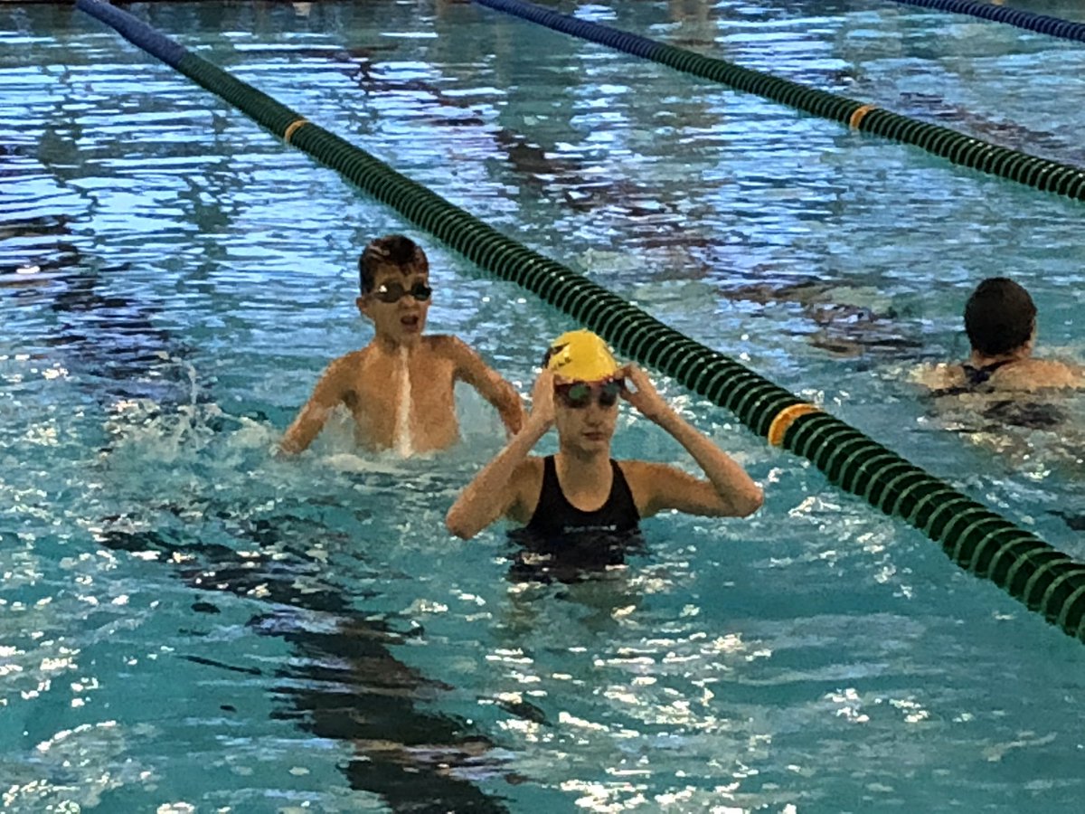 sourpixiestix's tweet photo. Chlorinated pools are known for killing Covid-19. W/ proper social distancing, swimming is one of the safest sports. Competitive pools have a much better system to ensure social distancing during lap swim than gyms &amp; most sports. @OregonGovBrown @nataliehawwa #whygymsbutnotpools https://t.co/mJluR00npz